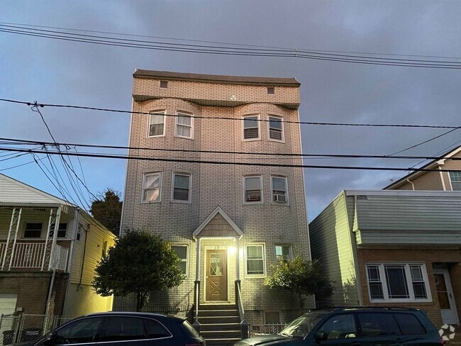 Building Photo - 19 W 14th St Unit 2 Rental