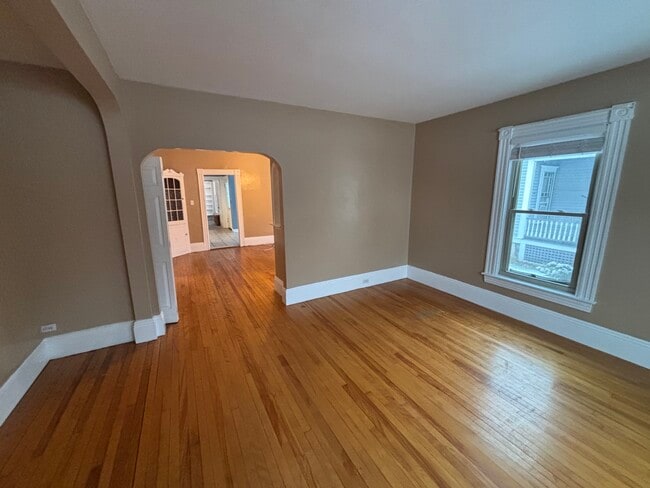 Building Photo - 861 Chestnut St Unit 1