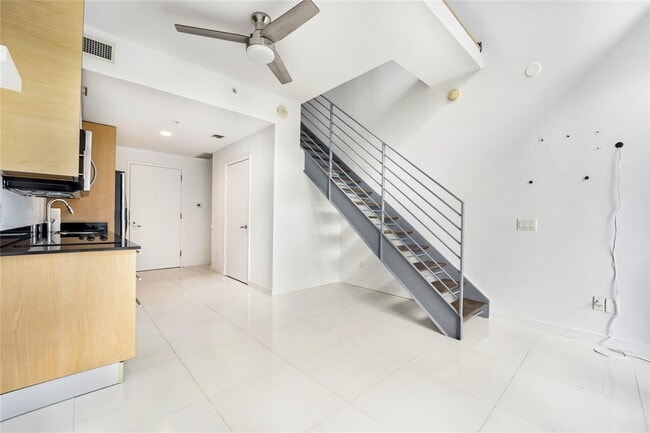 Photo - 60 SW 13th St Unidad 4208
