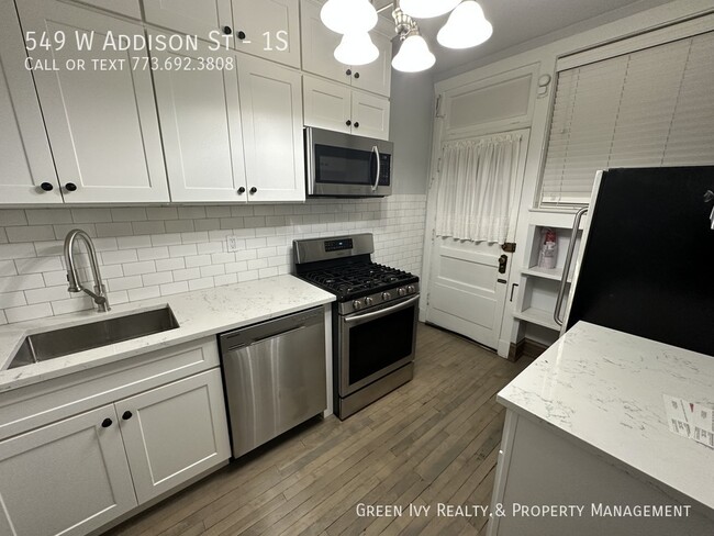 Photo - 549 W Addison St Unidad 1S