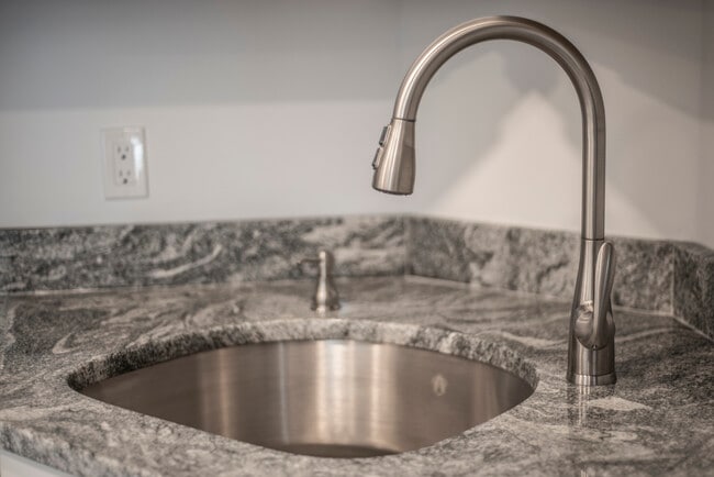 Photo - Riverway Apartments