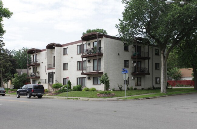 5600 Nicollet Ave