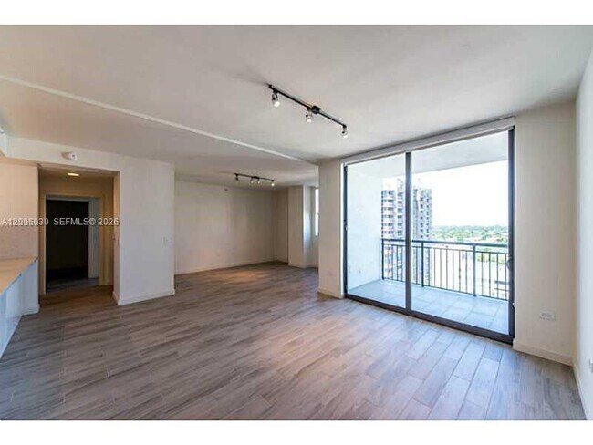 Photo - 999 SW 1st Ave Unidad 3212