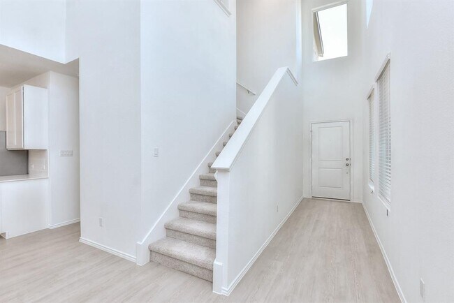 Photo - 18010 Cedar Waxwing Wy