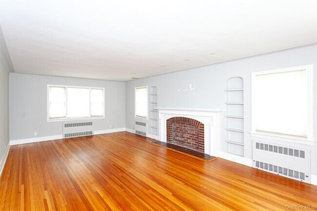 Photo - 355 E Beech St