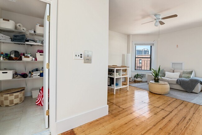 Photo - 9 Buswell St Unit 4R