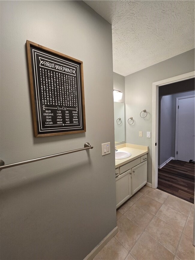 Photo - 9 Hepatica Ln