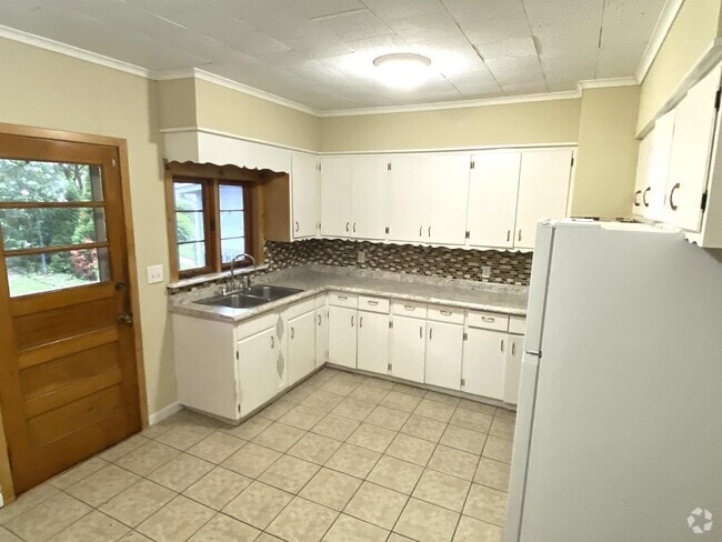 Building Photo - 611 Crown Ave Rental