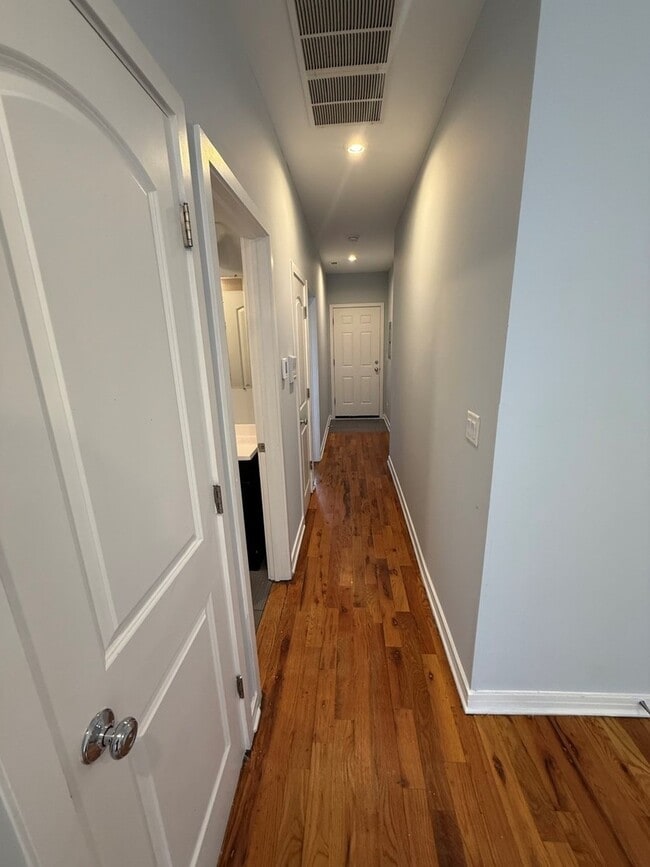 Photo - 1150 N Keeler Ave Unidad 1E