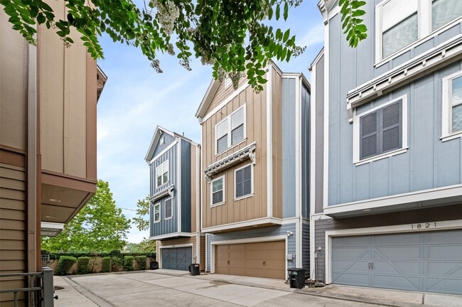 Photo - 1823 Drew St