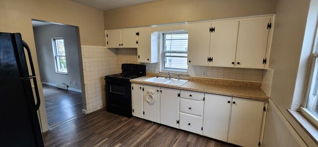 Photo - Beaverdale! 2 Bedroom, 1 Bathroom home with detached garage