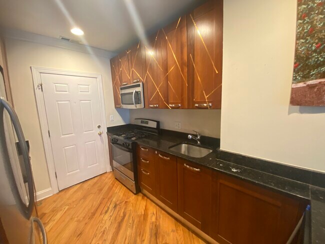 Photo - 2241 W Morse Ave Unidad 2