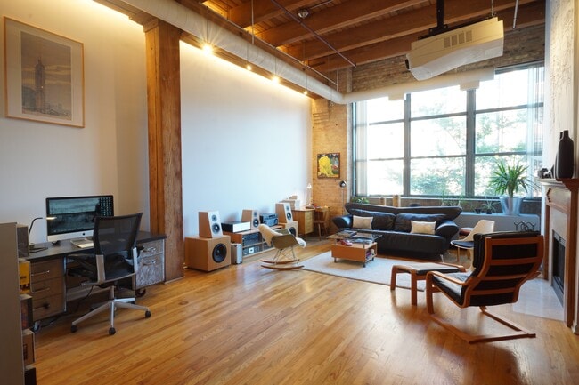 Building Photo - 1733 W Irving Park Rd Unit 1733 W Irving Park Rd