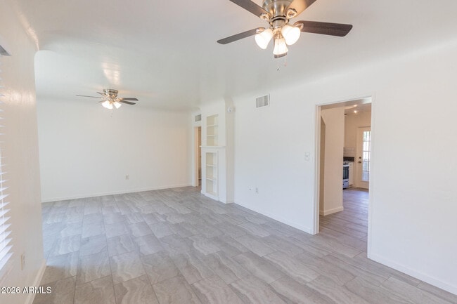 Photo - 330 E 14th St