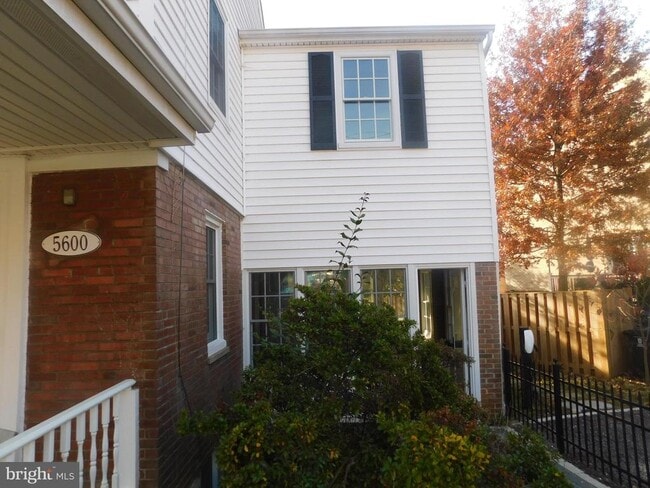 Photo - 5600 11th St N