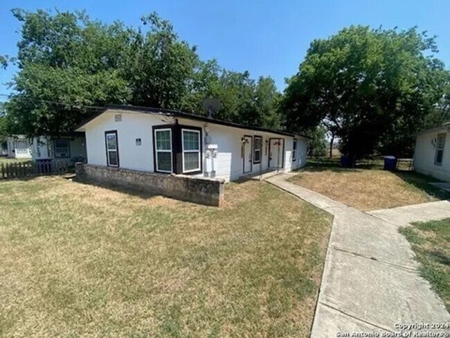 Photo - 3038 Weir Ave Unidad 3040 Weir Ave