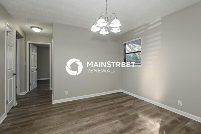 Photo - 4 Bedroom Pet-Friendly Home in JACKSONVILLE, FL with Main Street Renewal