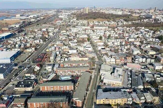 Photo - 3900 Liberty Ave Unidad 1B