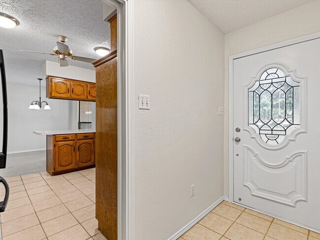 Photo - Gorgeous 3 bed room 2 bath in Decatur