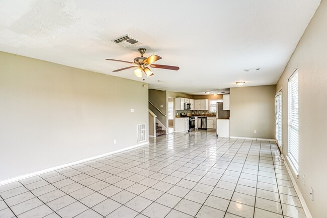 Photo - 518 Foxglove Dr