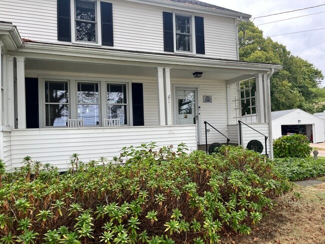 Photo - 507 Stonington Rd