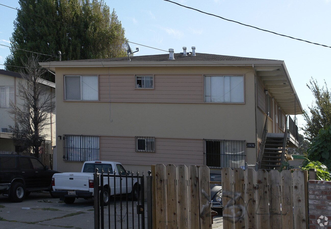 Photo - 1970 Powell St