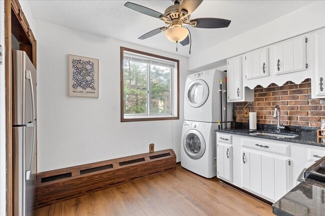 Building Photo - 149 43rd St Unit 2