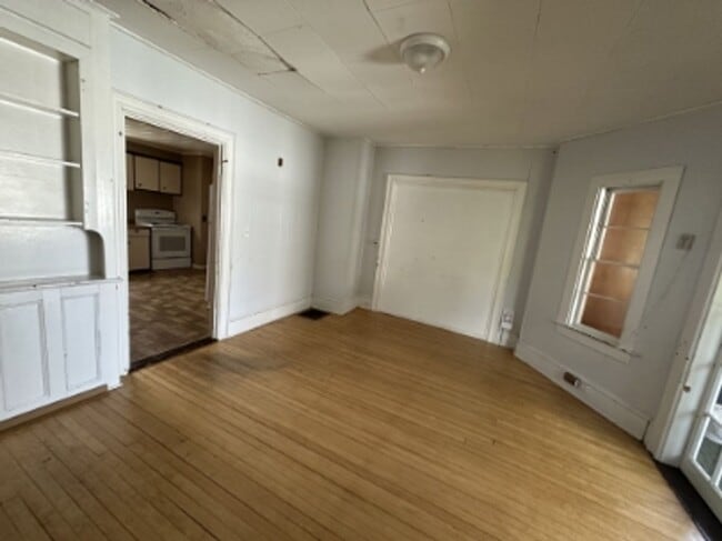 Photo - 440 Main St