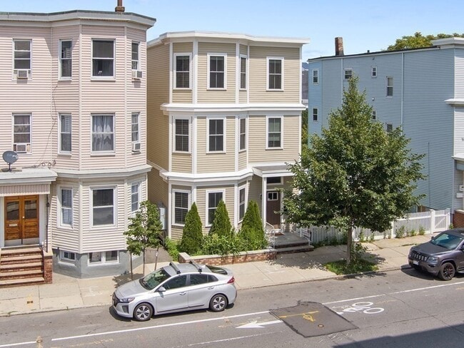 Photo - 282 Maverick St Unit 3