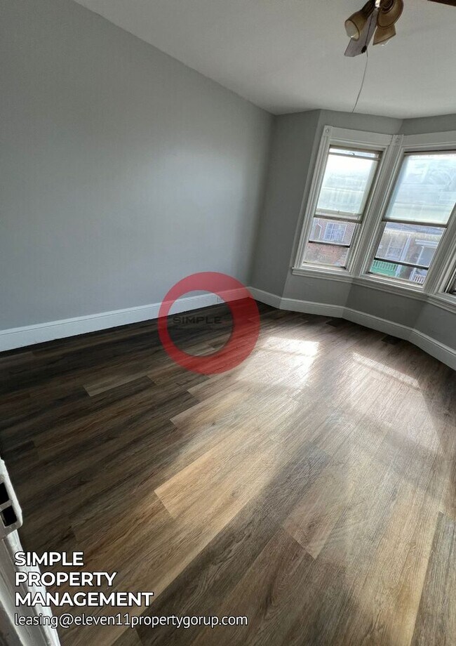 Photo - 1239 Greenwich St