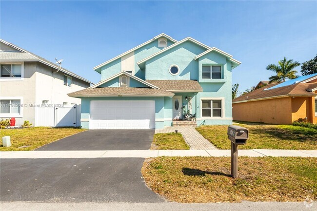 Building Photo - 9621 SW 11th St Rental