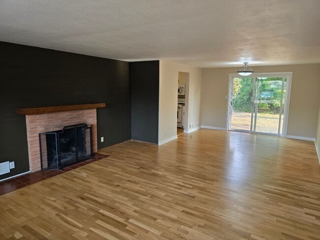 Photo - 3 Bedroom Home in a Flourishing Garden Property
