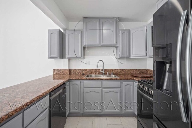 Photo - Spacious 3-Bedroom Torrance Home with Private Yard & Modern Interior