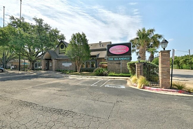 Photo - 7685 Northcross Dr Unit 1009