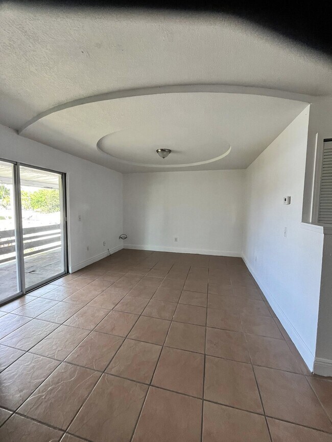 Photo - 5885 Dahlia Dr