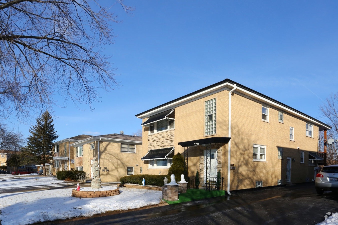 Photo - 239 S Hale St