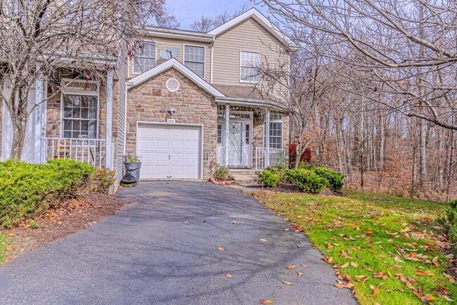 Photo - 305 Raymound Blvd