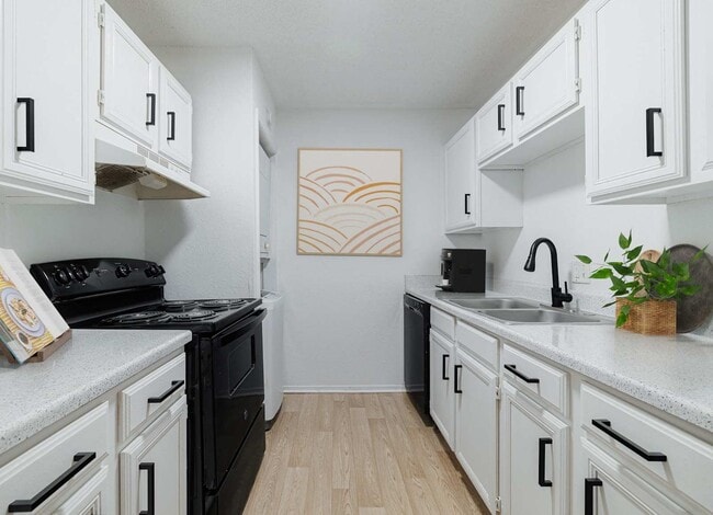 Photo - Dwell at 1600
