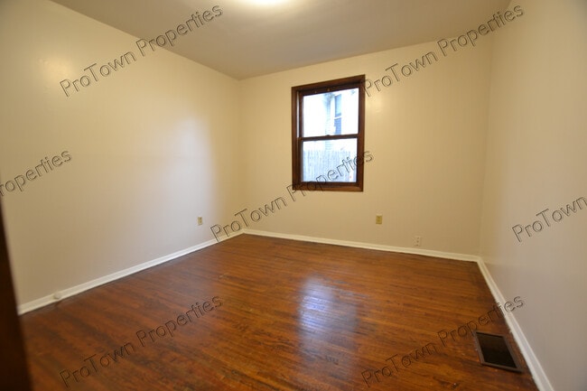 Photo - 121 Comstock St Unidad 1E