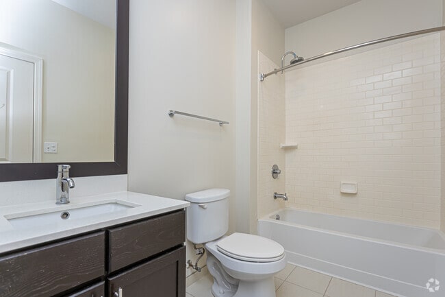 1BR, 1BA - 829SF - Onyx Residences