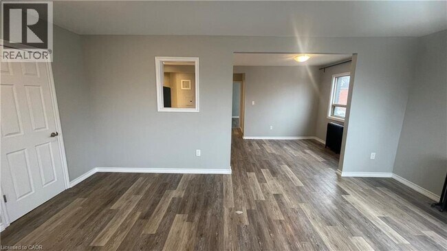 Photo - 468 Main St E Unité 5