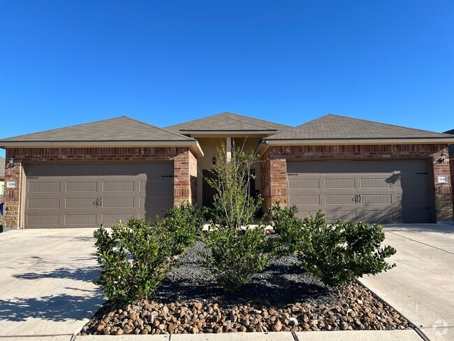 Building Photo - 1116-1118 Renee Way Rental
