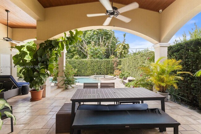 Photo - 718 SW 26th Rd