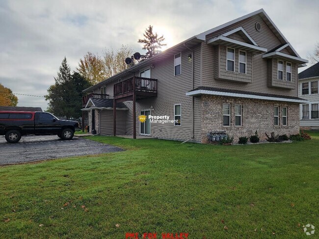 Building Photo - Charming 2 Bedroom Condo in the Heart of B... Unit A