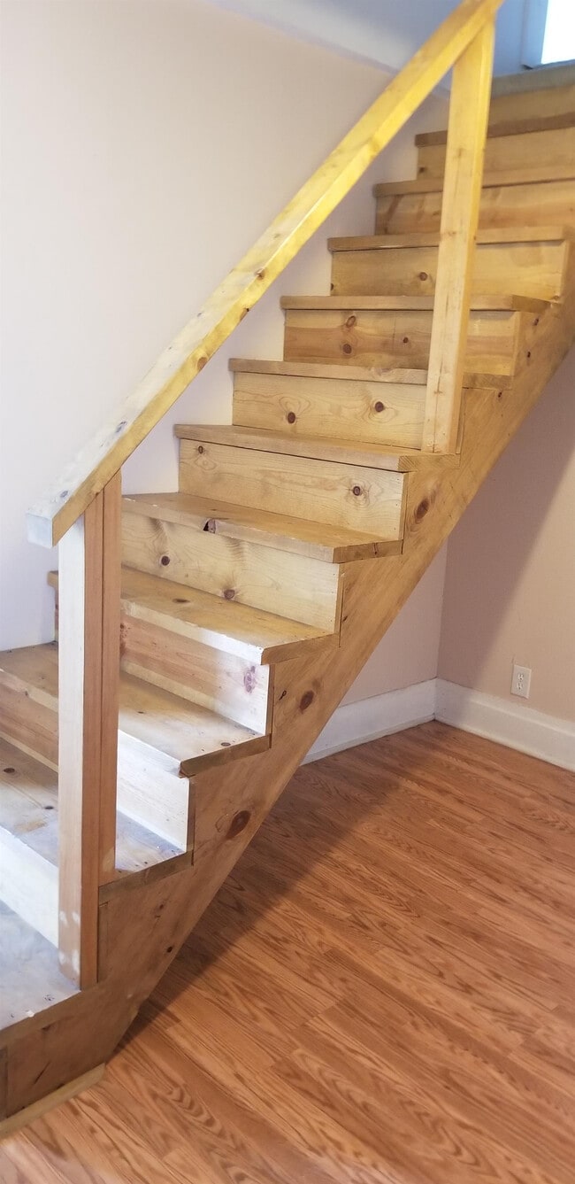 Photo - 615 W Main St