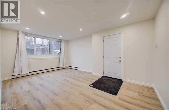 Photo - 433 Guelph St Unité 1