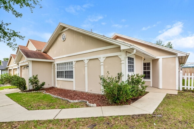 Photo - 201 Whiterapids Ct