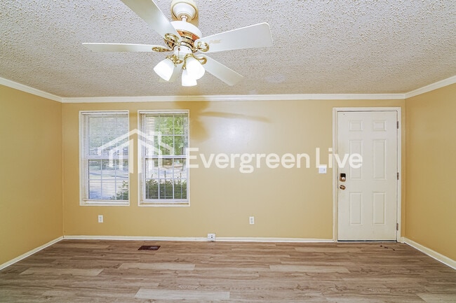 Photo - 2524 Oak Leaf Ln