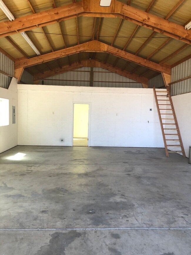 Photo - 24x48 Storage shop in Hucrest area with la...