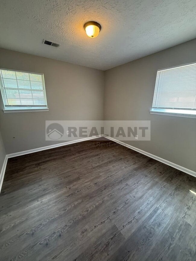 Photo - 3688 Crosby Dr Unit B
